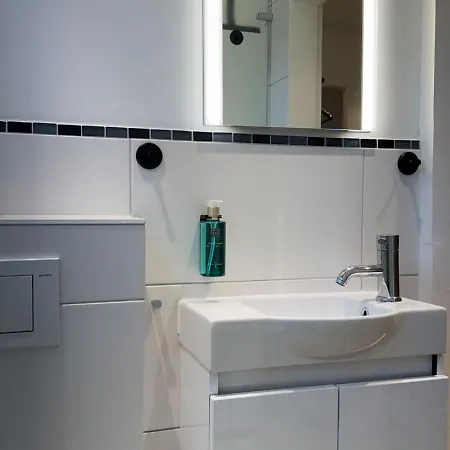 Koeln Bonn Delux Burgblick Lägenhet