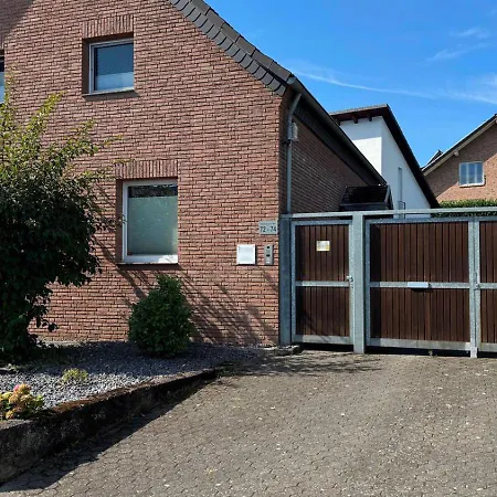 Koeln Bonn Delux Burgblick *